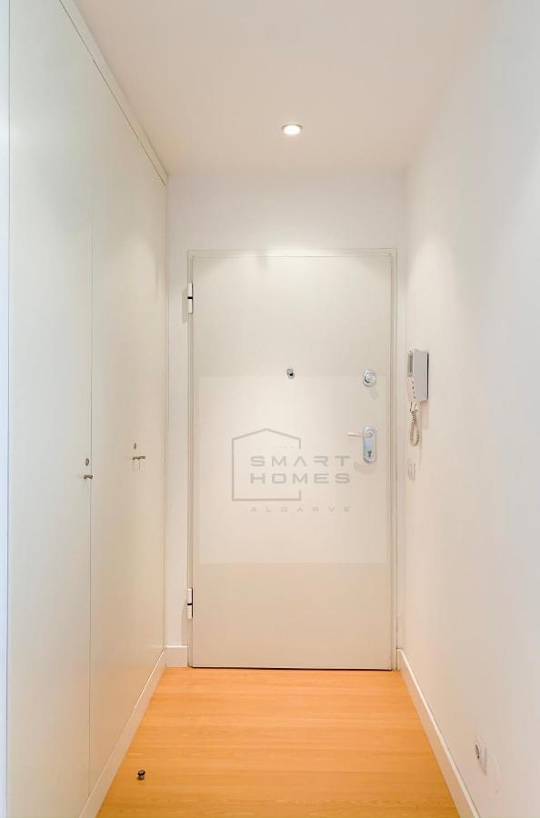 Bright & Spacious 2 Bed Flat 2 Bath W Garage In Lagos Marina Экстерьер фото