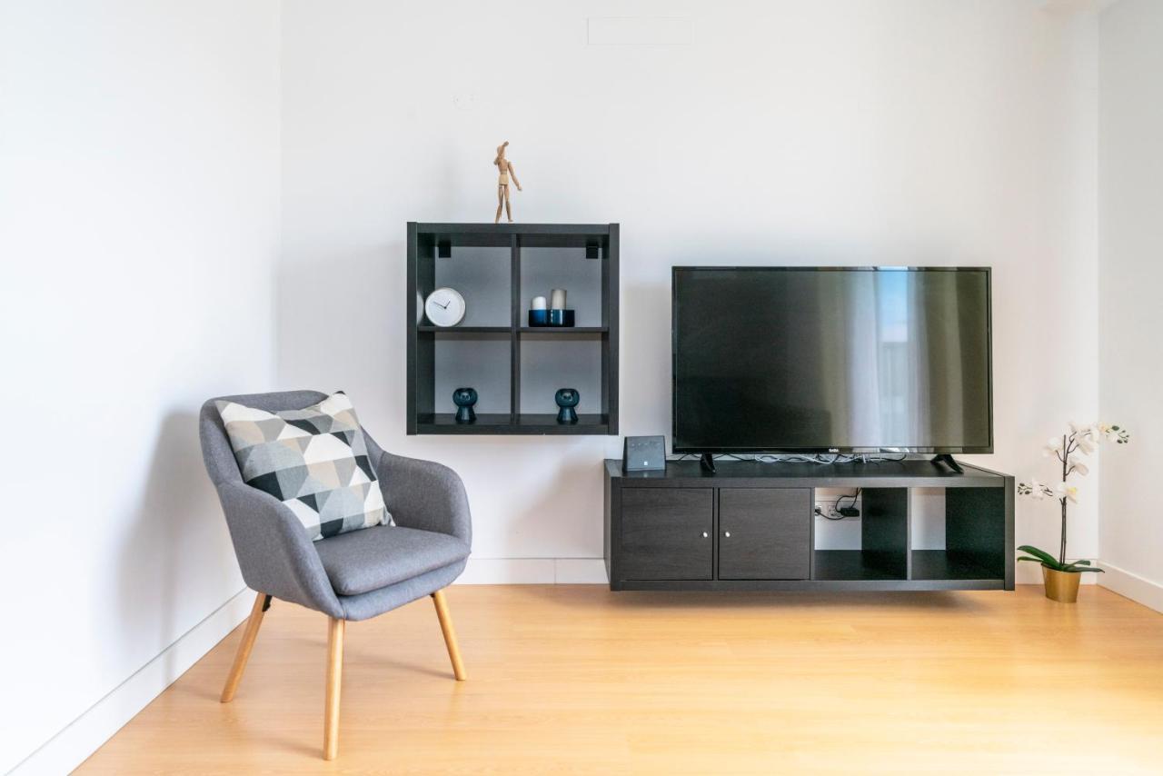 Bright & Spacious 2 Bed Flat 2 Bath W Garage In Lagos Marina Экстерьер фото
