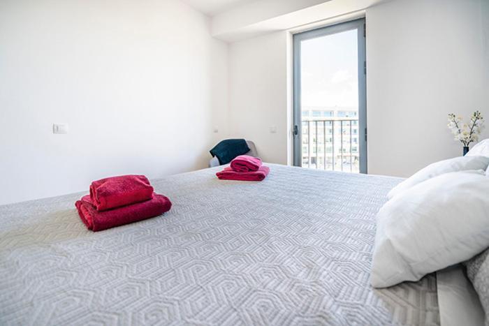 Bright & Spacious 2 Bed Flat 2 Bath W Garage In Lagos Marina Экстерьер фото